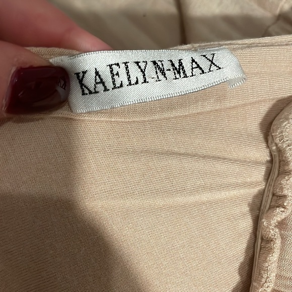 Tan and gold knee length dress - Picture 5 of 6